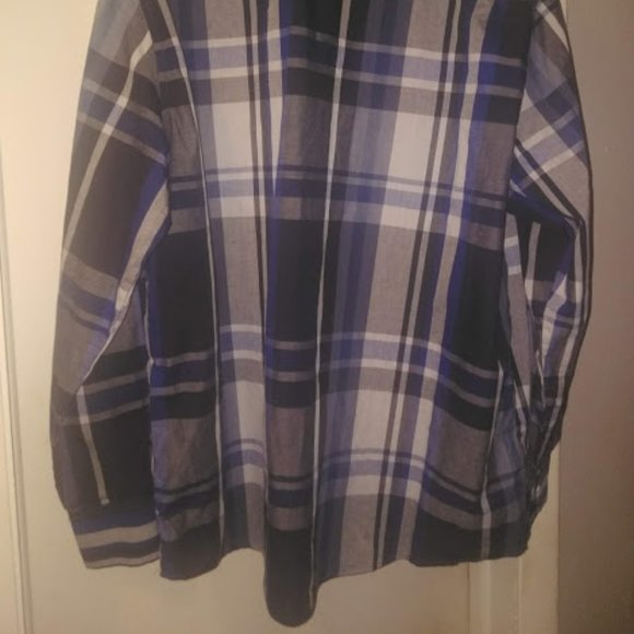 Button Up - Picture 4 of 4